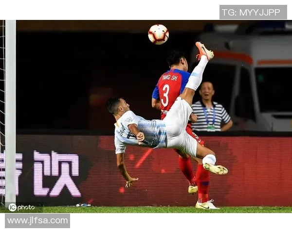 足球界的倒勾神技 谁是最具代表性的倒勾进球球员