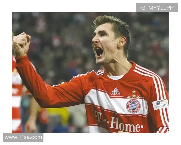 克洛泽经典短袖球衣彰显传奇射手风采让你感受足球不灭激情 克洛泽经典短袖球衣彰显传奇射手风采让你感受足球不灭激情