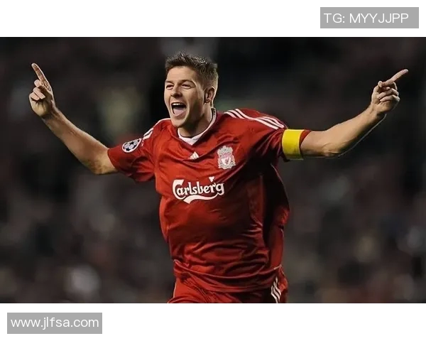 足球场上高抬腿如风奔跑的球星们展现速度与力量的完美结合 足球场上高抬腿如风奔跑的球星们展现速度与力量的完美结合