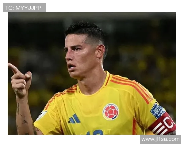 足球明星泪洒赛场背后:胜利与失落交织的情感瞬间 足球明星泪洒赛场背后:胜利与失落交织的情感瞬间